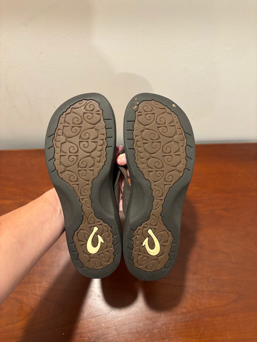 OluKai Women's Ohana Thong Sandals Flip Flops Brown Size 8 - Picture 7 of 8